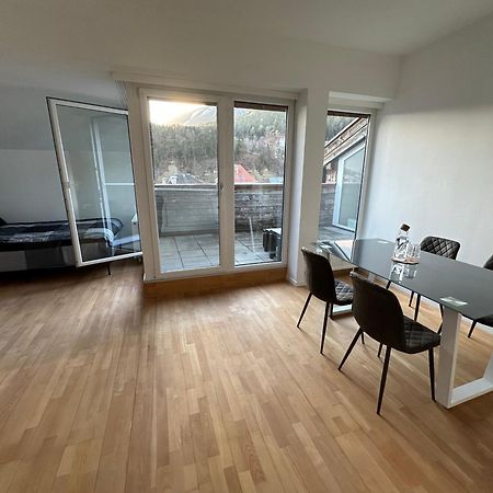 Geraeumiges Sonniges Apartment Mit Bergblick イムスト エクステリア 写真